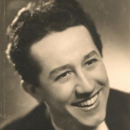 Audiokniha Muž, po kterém jdou - Ivo Gübel, Jitka Frantová, Jindřiška Preissová, Eliška Ciklová, Karel Máj, Jaroslava Drmlová, Miroslav Homola, Oldřich Musil, Lubomír Lipský, Jiřina Jirásková, Jiří Robert Pick, Josef Patočka, Lída Otáhalová, Zdeněk Dítě, Vladimír Krška, Eva Konečná, Karel Cop, Jindřiška Preissová, Lubomír Lipský, Zdeněk Dítě, Miroslav Homola, Karel Máj, Jiří Horčička, Jiří Robert Pick