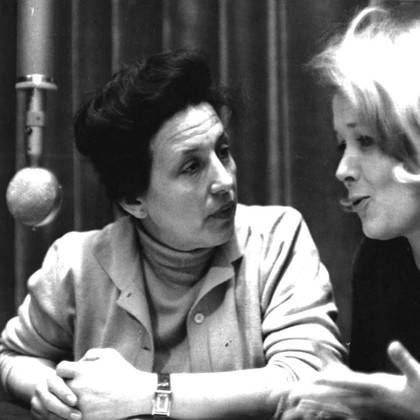 Audiokniha Linka důvěry - Růžena Lysenková, Helena Stachová, Věra Budilová, Valtr Taub, Ivana Kučerová, Jaroslava Adamová, Milan Mach, Josef Velda, Blanka Bohdanová, Martin Růžek, František Holar, Gabriela Vránová, Jaroslava Drmlová, Olga Scheinpflugová, Čestmír Řanda, Vlasta Jelínková, Pavel Koukol, Jana Drbohlavová, Dana Medřická, Valtr Taub, Miloslav Stehlík, Jaroslava Adamová, Dana Medřická, Olga Scheinpflugová, Martin Růžek, Čestmír Řanda