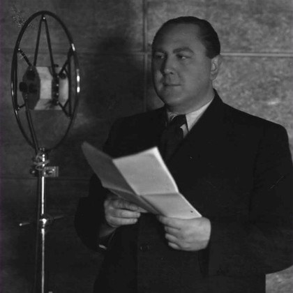 Audiokniha Schovávaná na schodech - Ivanka Devátá, Jiří Smutný, Pavel Soukup, Miroslav Zounar, Miloš Hlavica, Bohumil Pastorek, Jana Preissová, Viktor Preiss, Ota Sklenčka, Růžena Merunková, Zdeněk Řehoř, Daniela Kolářová, Jan Faltýnek, Helena Albertová, Vítězslav Nezval, Pavel Soukup, Ivanka Devátá, Ota Sklenčka, Zdeněk Řehoř, Jana Preissová, Viktor Preiss, Daniela Kolářová